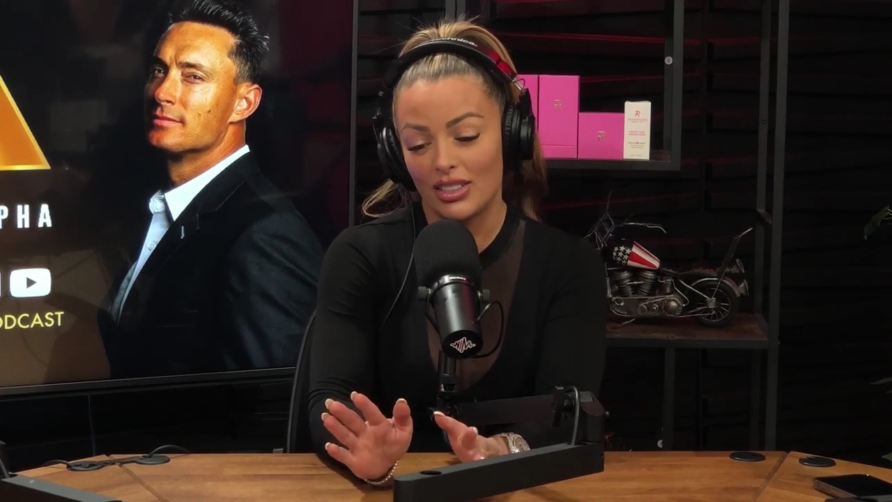 x2mate_com-Ep_14_-_Power_Alphas_Podcast__Super_Bowl2C_Taylor_Swift2C_Travis_Kelce___Mandy_Rose__mp42650.jpg