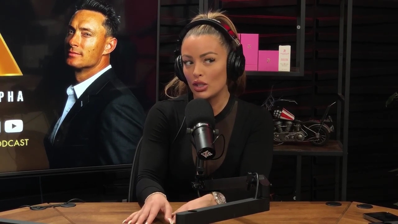 x2mate_com-Ep_14_-_Power_Alphas_Podcast__Super_Bowl2C_Taylor_Swift2C_Travis_Kelce___Mandy_Rose__mp42663.jpg