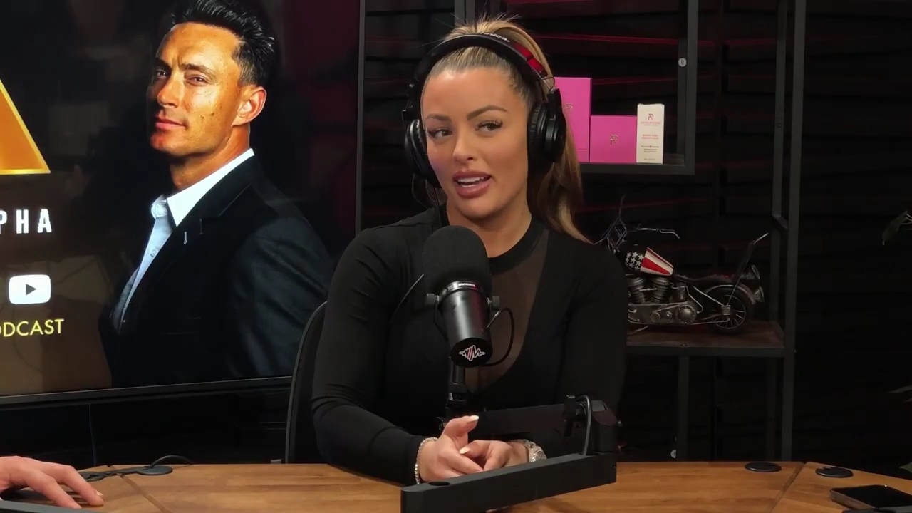 x2mate_com-Ep_14_-_Power_Alphas_Podcast__Super_Bowl2C_Taylor_Swift2C_Travis_Kelce___Mandy_Rose__mp42701.jpg