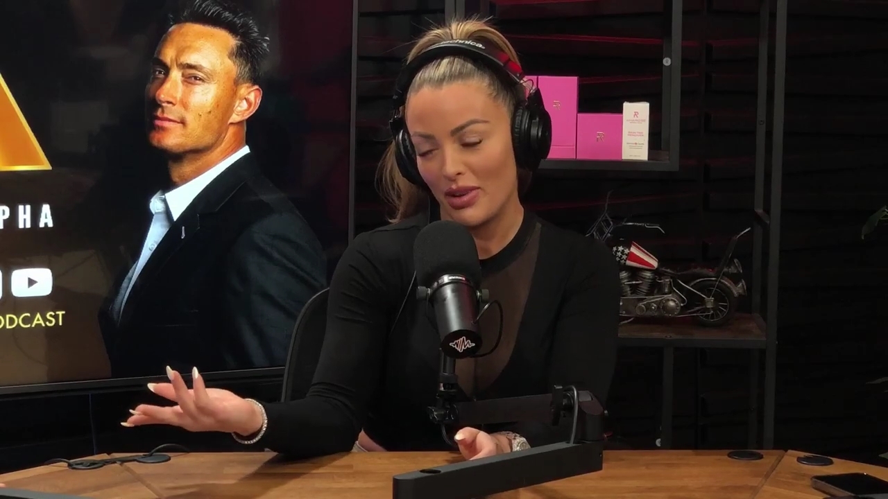 x2mate_com-Ep_14_-_Power_Alphas_Podcast__Super_Bowl2C_Taylor_Swift2C_Travis_Kelce___Mandy_Rose__mp42745.jpg