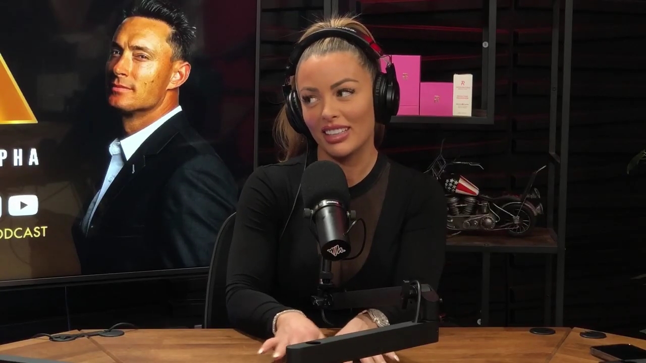 x2mate_com-Ep_14_-_Power_Alphas_Podcast__Super_Bowl2C_Taylor_Swift2C_Travis_Kelce___Mandy_Rose__mp42747.jpg