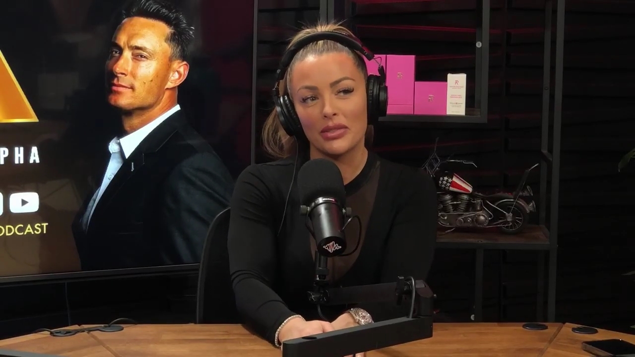 x2mate_com-Ep_14_-_Power_Alphas_Podcast__Super_Bowl2C_Taylor_Swift2C_Travis_Kelce___Mandy_Rose__mp42761.jpg
