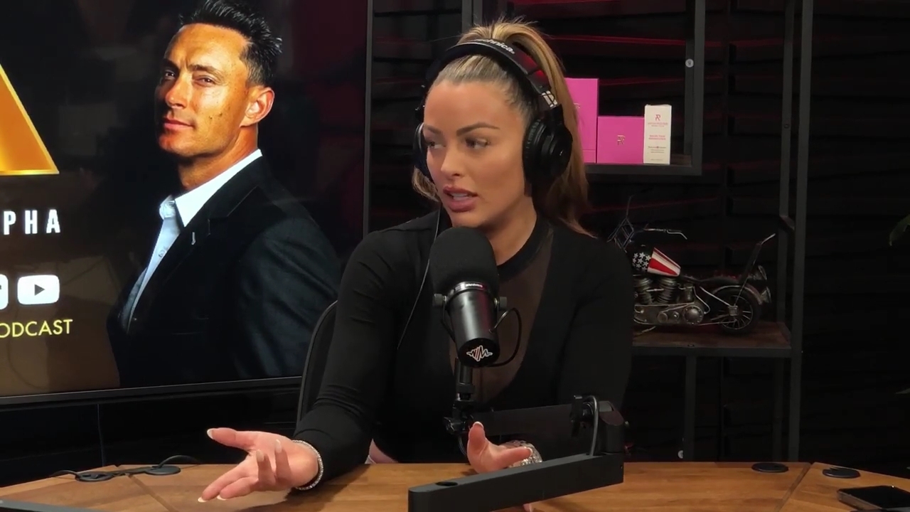 x2mate_com-Ep_14_-_Power_Alphas_Podcast__Super_Bowl2C_Taylor_Swift2C_Travis_Kelce___Mandy_Rose__mp42784.jpg