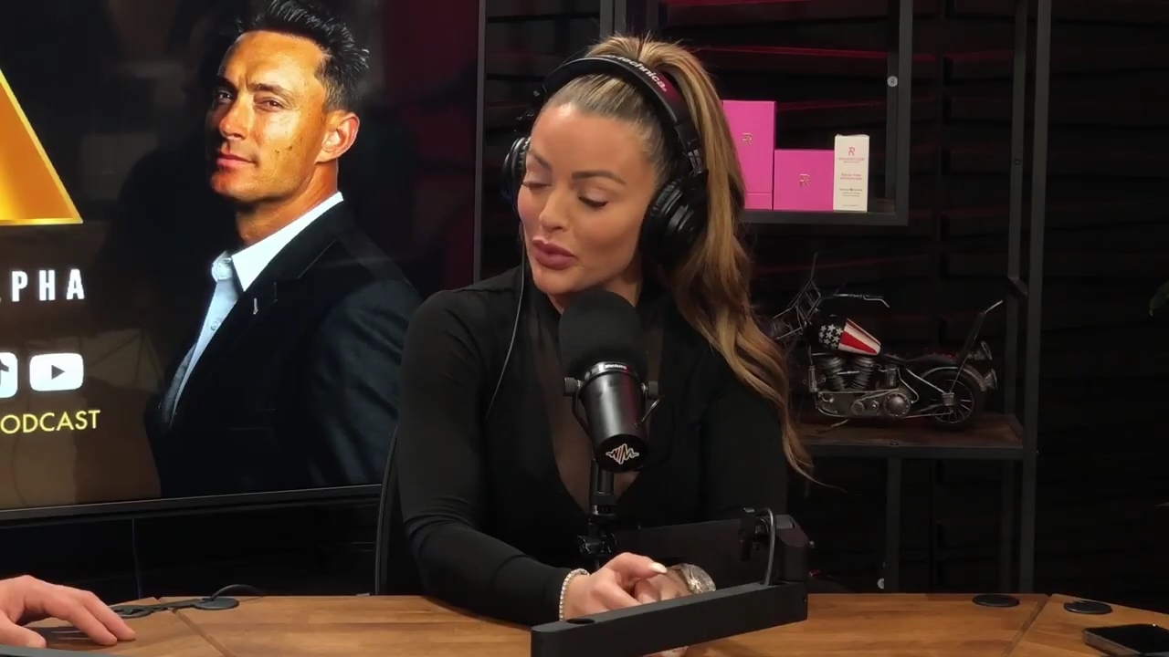 x2mate_com-Ep_14_-_Power_Alphas_Podcast__Super_Bowl2C_Taylor_Swift2C_Travis_Kelce___Mandy_Rose__mp42904.jpg