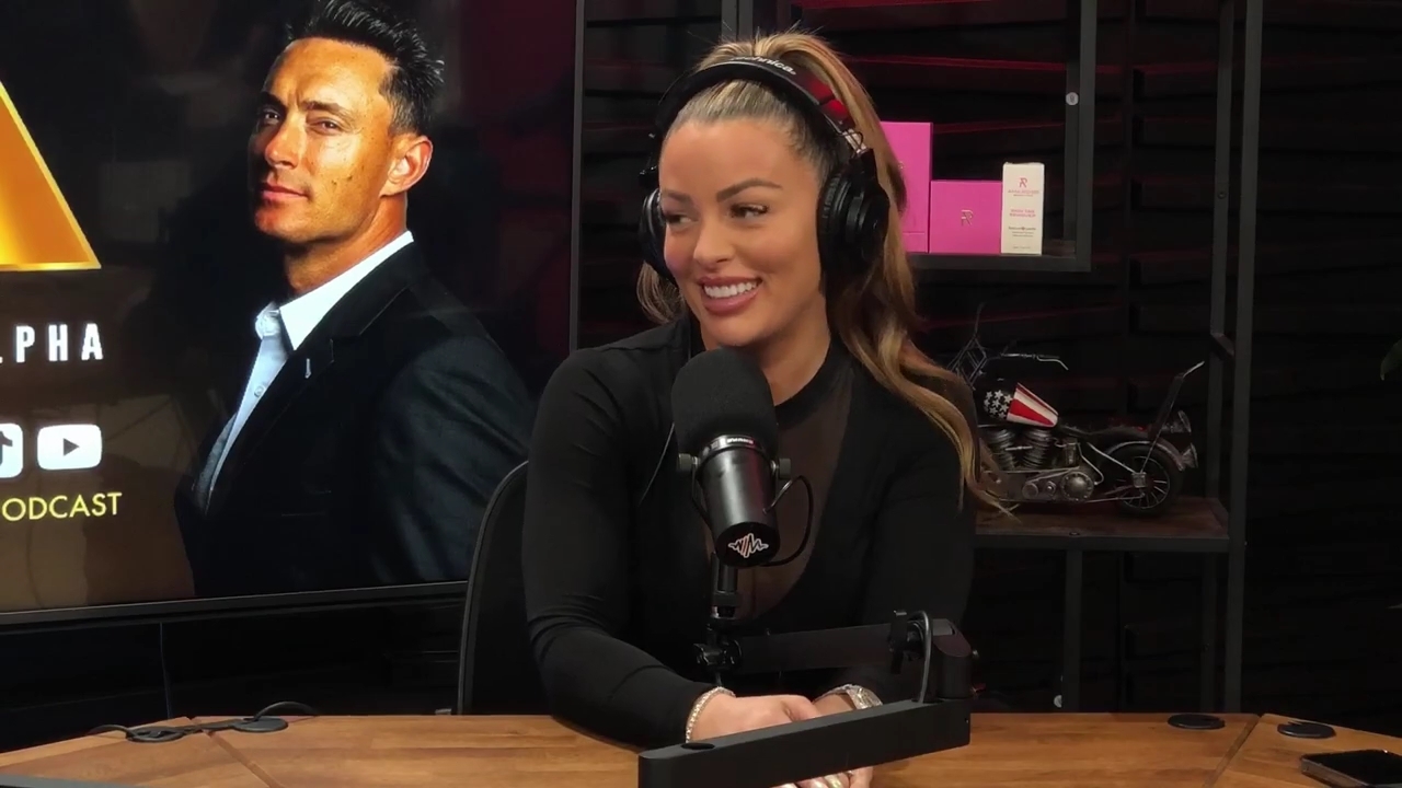 x2mate_com-Ep_14_-_Power_Alphas_Podcast__Super_Bowl2C_Taylor_Swift2C_Travis_Kelce___Mandy_Rose__mp42922.jpg