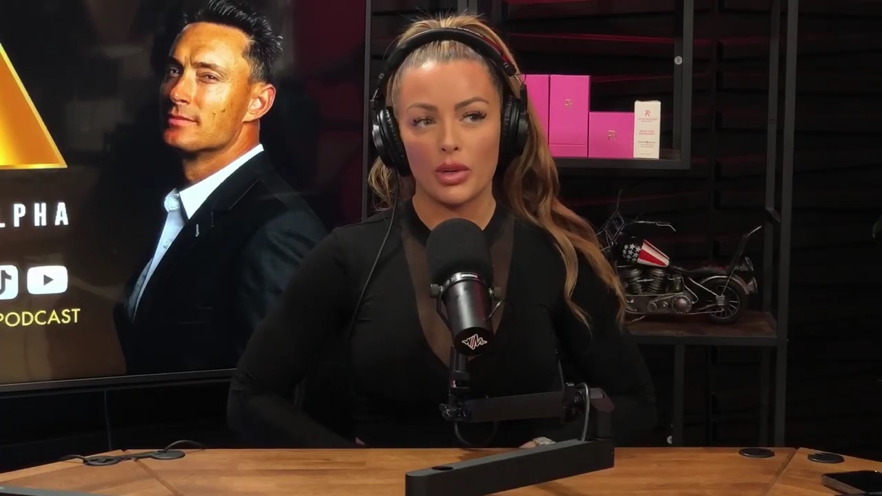 x2mate_com-Ep_14_-_Power_Alphas_Podcast__Super_Bowl2C_Taylor_Swift2C_Travis_Kelce___Mandy_Rose__mp43066.jpg