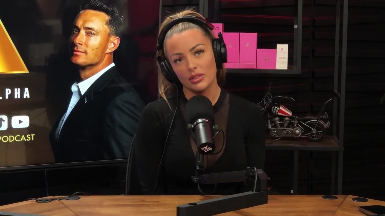 x2mate_com-Ep_14_-_Power_Alphas_Podcast__Super_Bowl2C_Taylor_Swift2C_Travis_Kelce___Mandy_Rose__mp43243.jpg