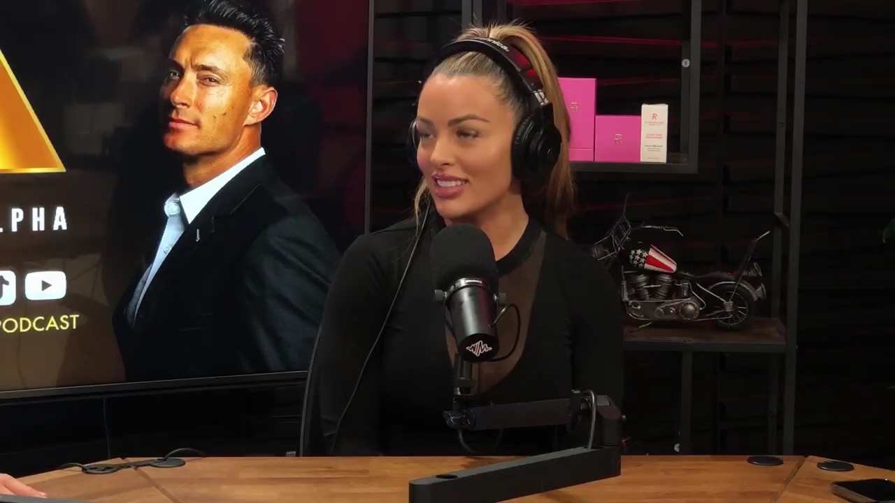 x2mate_com-Ep_14_-_Power_Alphas_Podcast__Super_Bowl2C_Taylor_Swift2C_Travis_Kelce___Mandy_Rose__mp43257.jpg