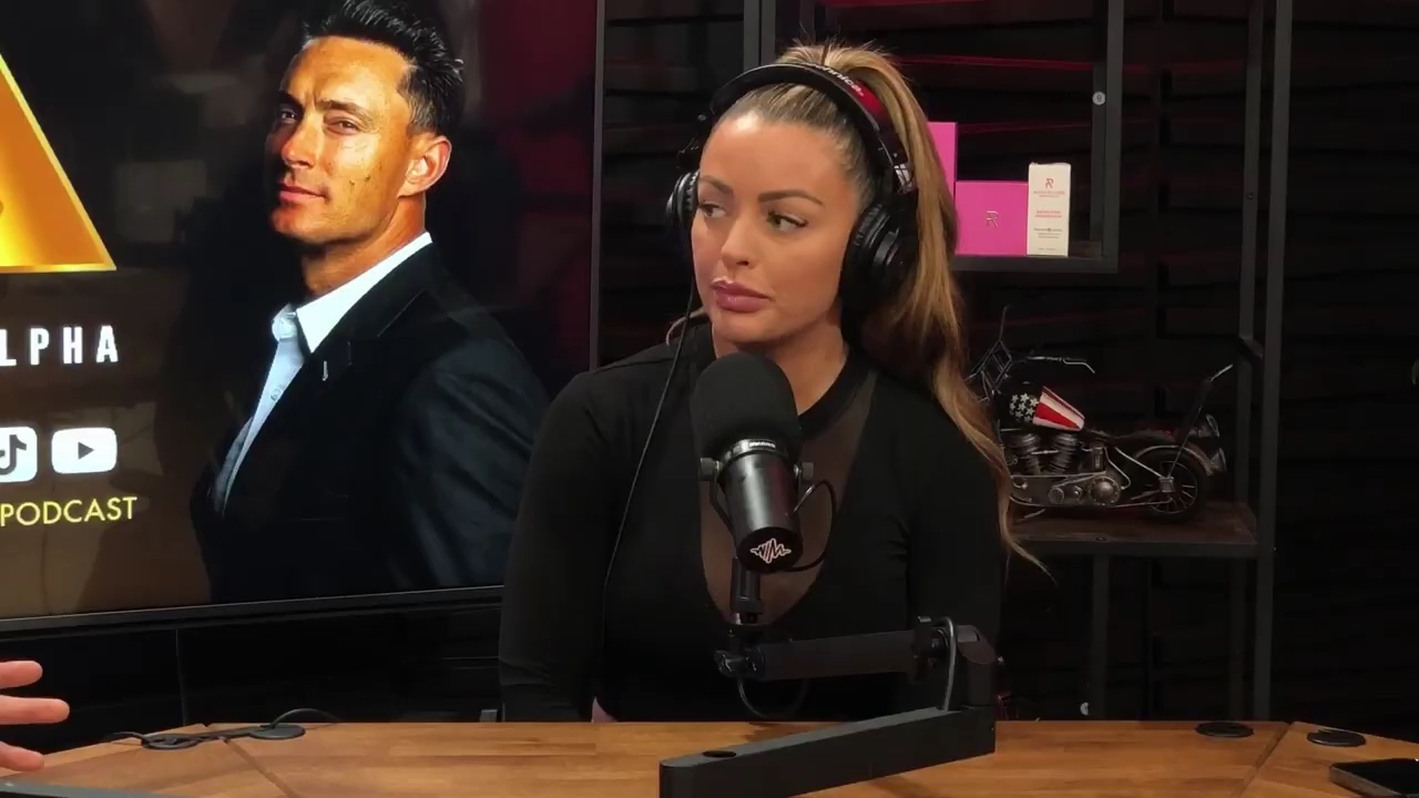 x2mate_com-Ep_14_-_Power_Alphas_Podcast__Super_Bowl2C_Taylor_Swift2C_Travis_Kelce___Mandy_Rose__mp43309.jpg