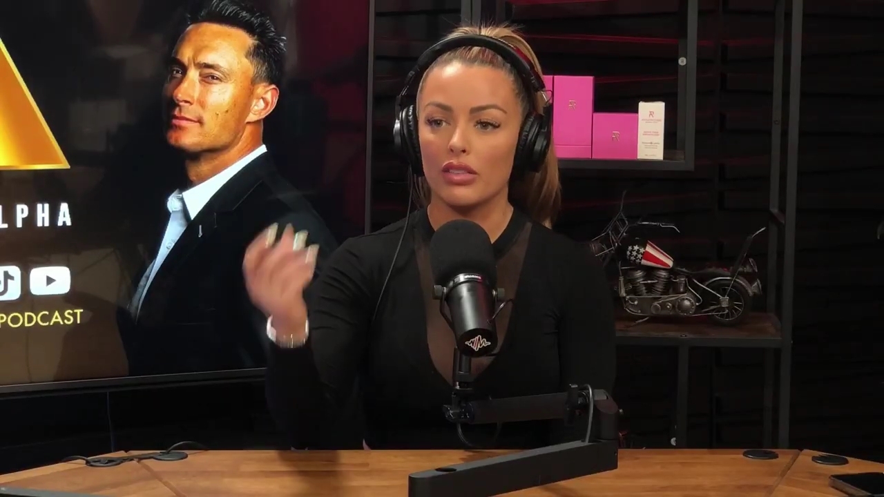 x2mate_com-Ep_14_-_Power_Alphas_Podcast__Super_Bowl2C_Taylor_Swift2C_Travis_Kelce___Mandy_Rose__mp43387.jpg