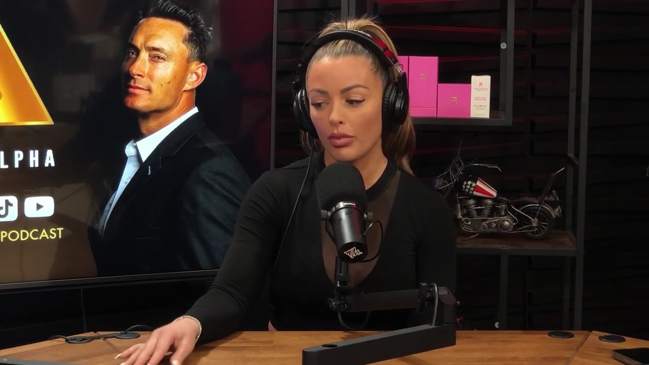 x2mate_com-Ep_14_-_Power_Alphas_Podcast__Super_Bowl2C_Taylor_Swift2C_Travis_Kelce___Mandy_Rose__mp43403.jpg