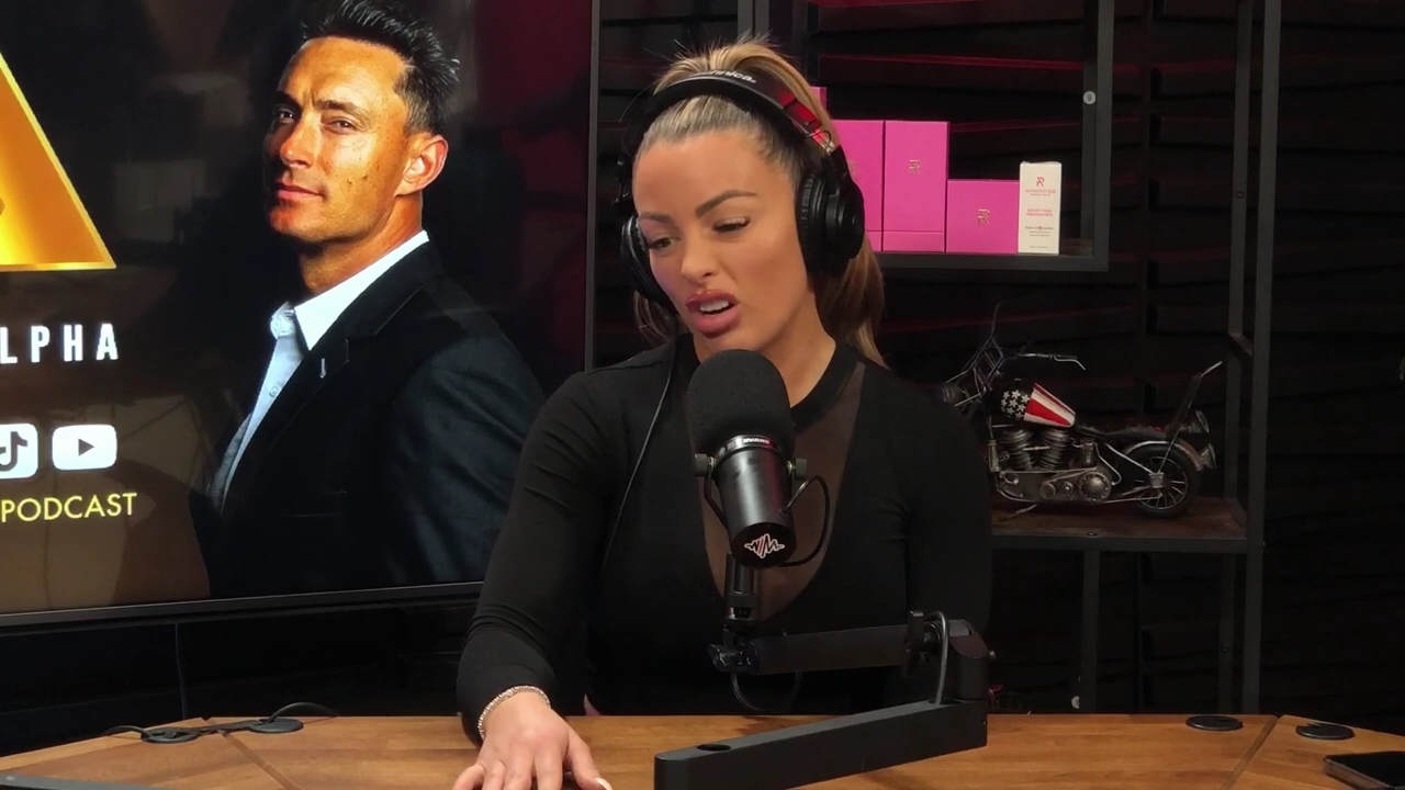 x2mate_com-Ep_14_-_Power_Alphas_Podcast__Super_Bowl2C_Taylor_Swift2C_Travis_Kelce___Mandy_Rose__mp43416.jpg