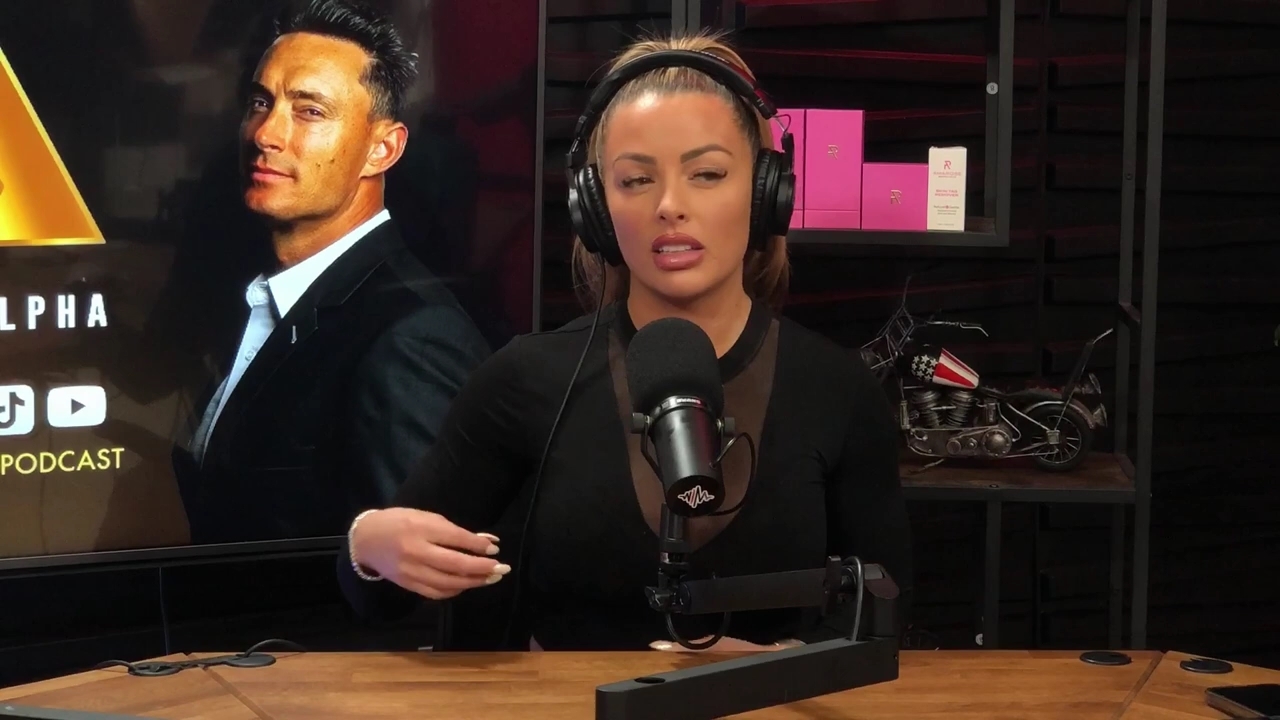 x2mate_com-Ep_14_-_Power_Alphas_Podcast__Super_Bowl2C_Taylor_Swift2C_Travis_Kelce___Mandy_Rose__mp43421.jpg