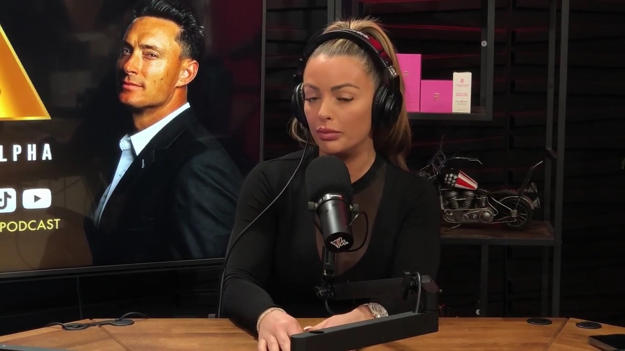 x2mate_com-Ep_14_-_Power_Alphas_Podcast__Super_Bowl2C_Taylor_Swift2C_Travis_Kelce___Mandy_Rose__mp43441.jpg