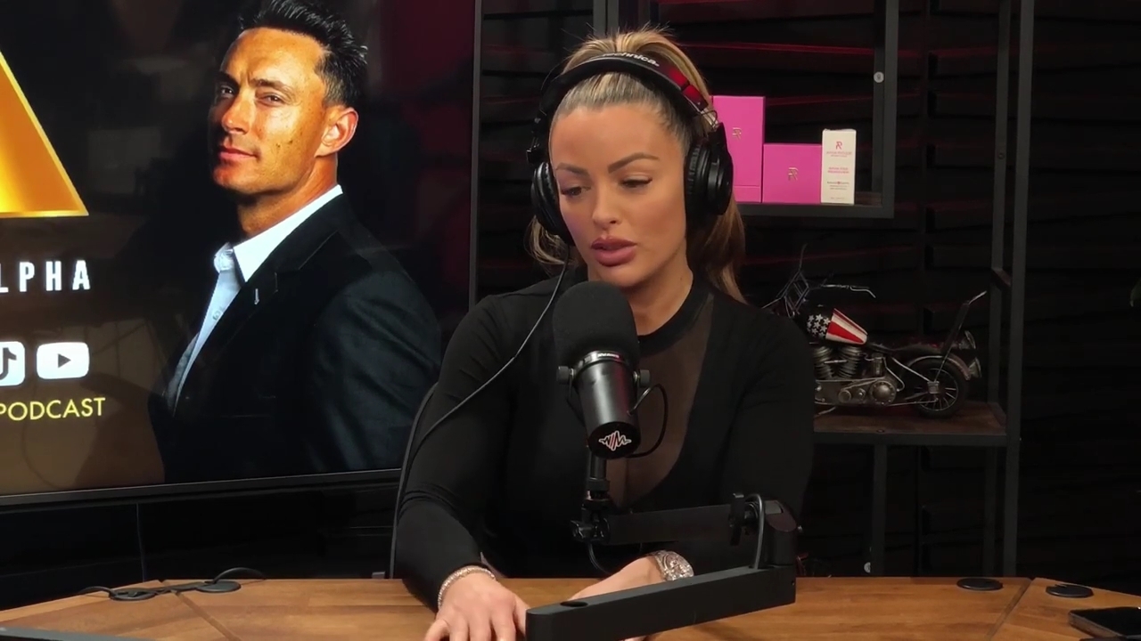 x2mate_com-Ep_14_-_Power_Alphas_Podcast__Super_Bowl2C_Taylor_Swift2C_Travis_Kelce___Mandy_Rose__mp43459.jpg