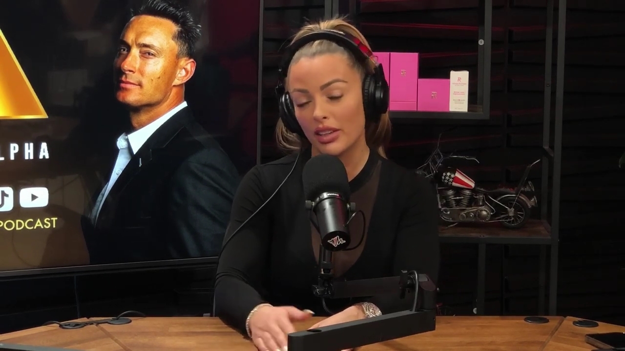 x2mate_com-Ep_14_-_Power_Alphas_Podcast__Super_Bowl2C_Taylor_Swift2C_Travis_Kelce___Mandy_Rose__mp43463.jpg