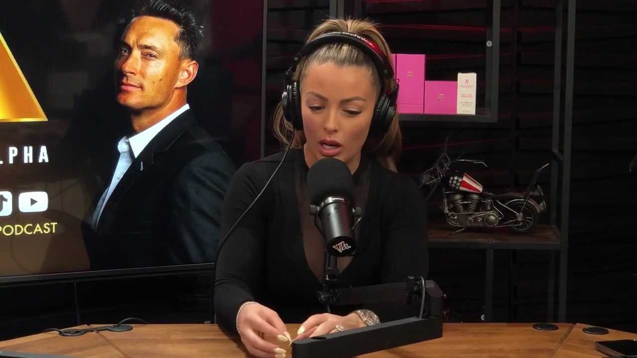 x2mate_com-Ep_14_-_Power_Alphas_Podcast__Super_Bowl2C_Taylor_Swift2C_Travis_Kelce___Mandy_Rose__mp43499.jpg