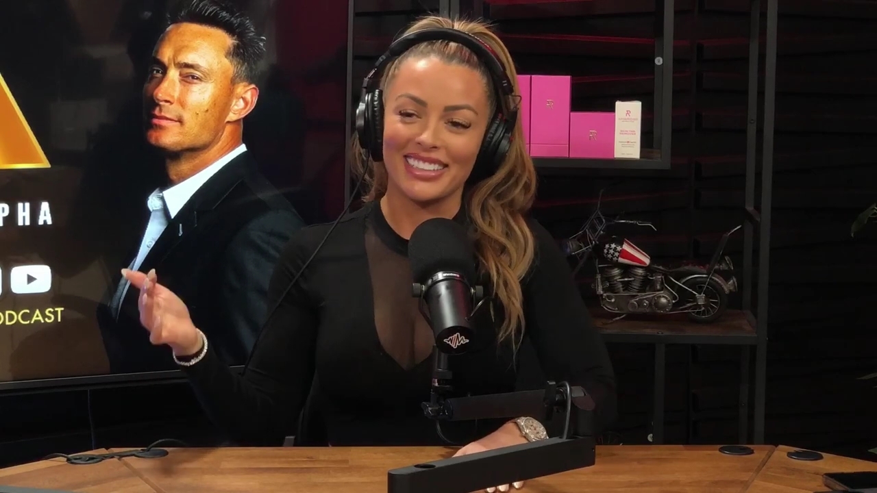 x2mate_com-Ep_14_-_Power_Alphas_Podcast__Super_Bowl2C_Taylor_Swift2C_Travis_Kelce___Mandy_Rose__mp43737.jpg