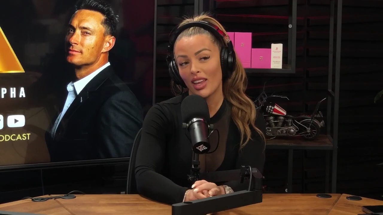 x2mate_com-Ep_14_-_Power_Alphas_Podcast__Super_Bowl2C_Taylor_Swift2C_Travis_Kelce___Mandy_Rose__mp44044.jpg
