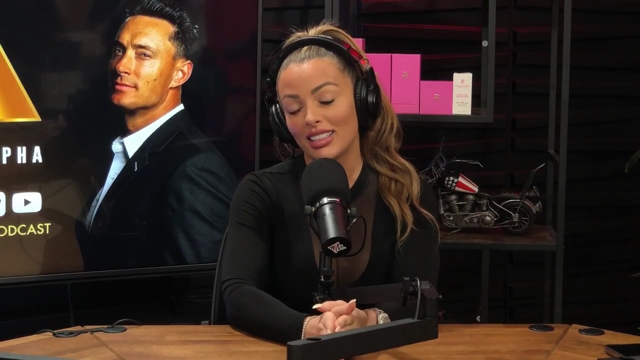 x2mate_com-Ep_14_-_Power_Alphas_Podcast__Super_Bowl2C_Taylor_Swift2C_Travis_Kelce___Mandy_Rose__mp44045.jpg