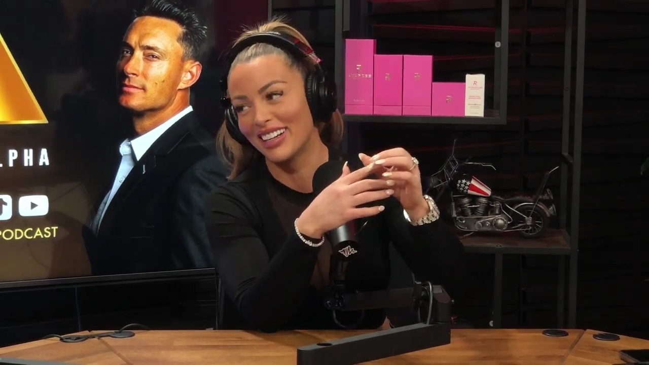 x2mate_com-Ep_14_-_Power_Alphas_Podcast__Super_Bowl2C_Taylor_Swift2C_Travis_Kelce___Mandy_Rose__mp44102.jpg