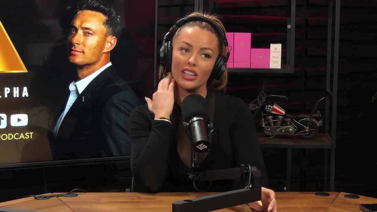 x2mate_com-Ep_14_-_Power_Alphas_Podcast__Super_Bowl2C_Taylor_Swift2C_Travis_Kelce___Mandy_Rose__mp44108.jpg