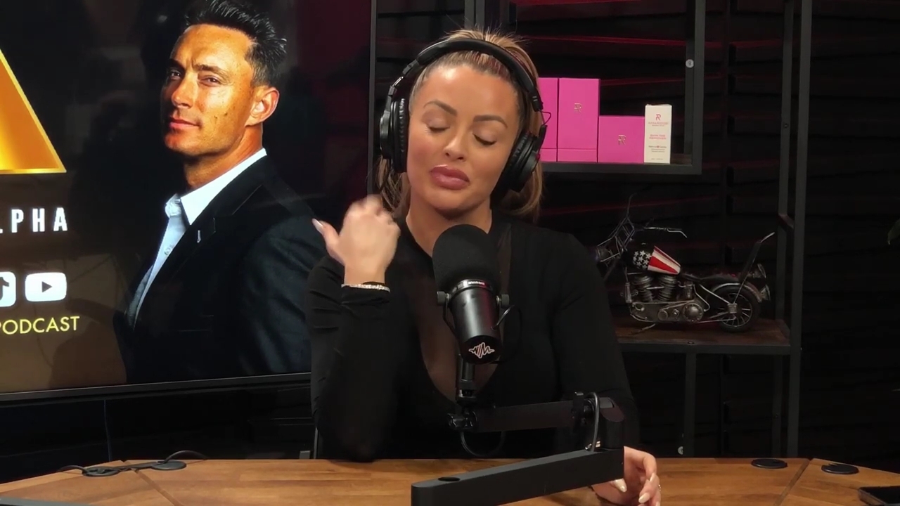 x2mate_com-Ep_14_-_Power_Alphas_Podcast__Super_Bowl2C_Taylor_Swift2C_Travis_Kelce___Mandy_Rose__mp44109.jpg
