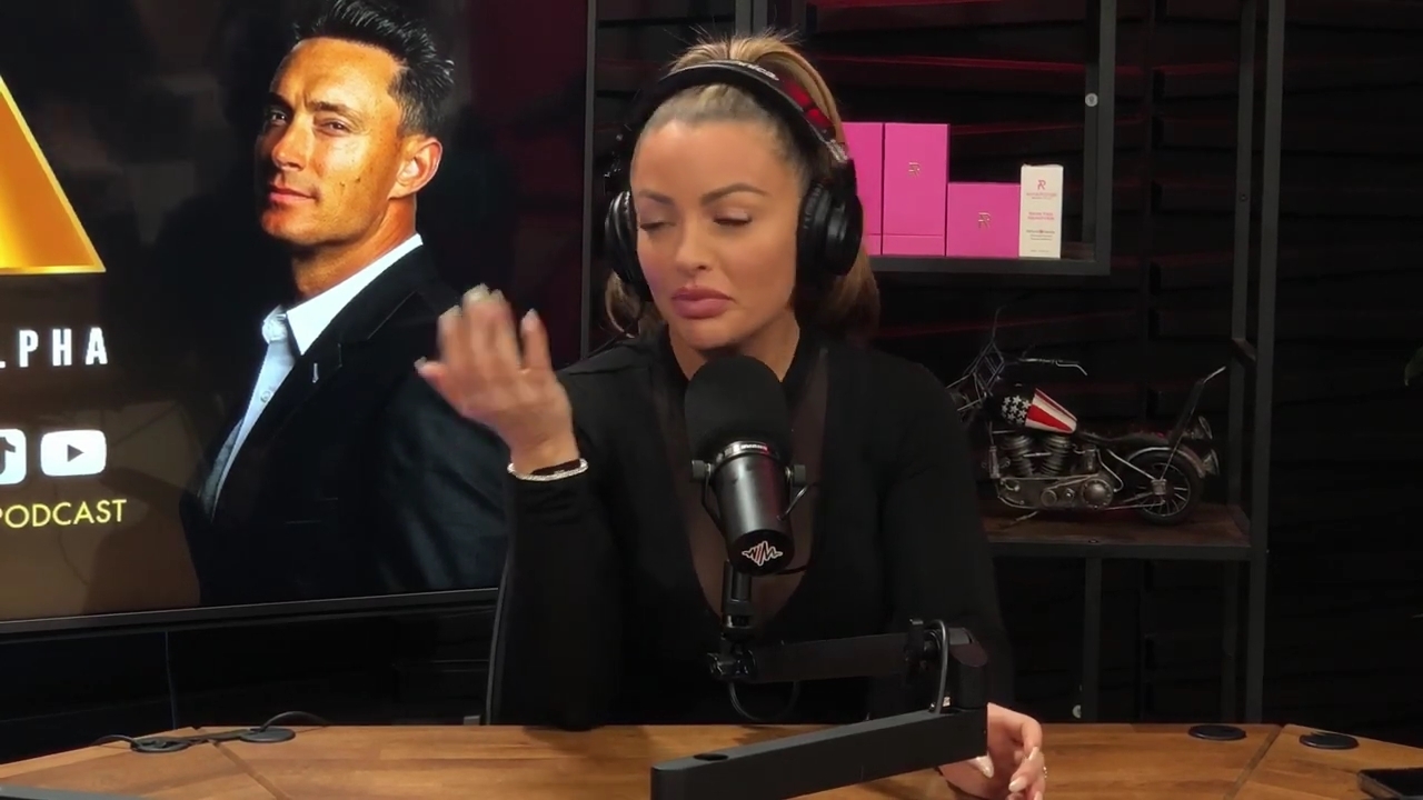 x2mate_com-Ep_14_-_Power_Alphas_Podcast__Super_Bowl2C_Taylor_Swift2C_Travis_Kelce___Mandy_Rose__mp44111.jpg