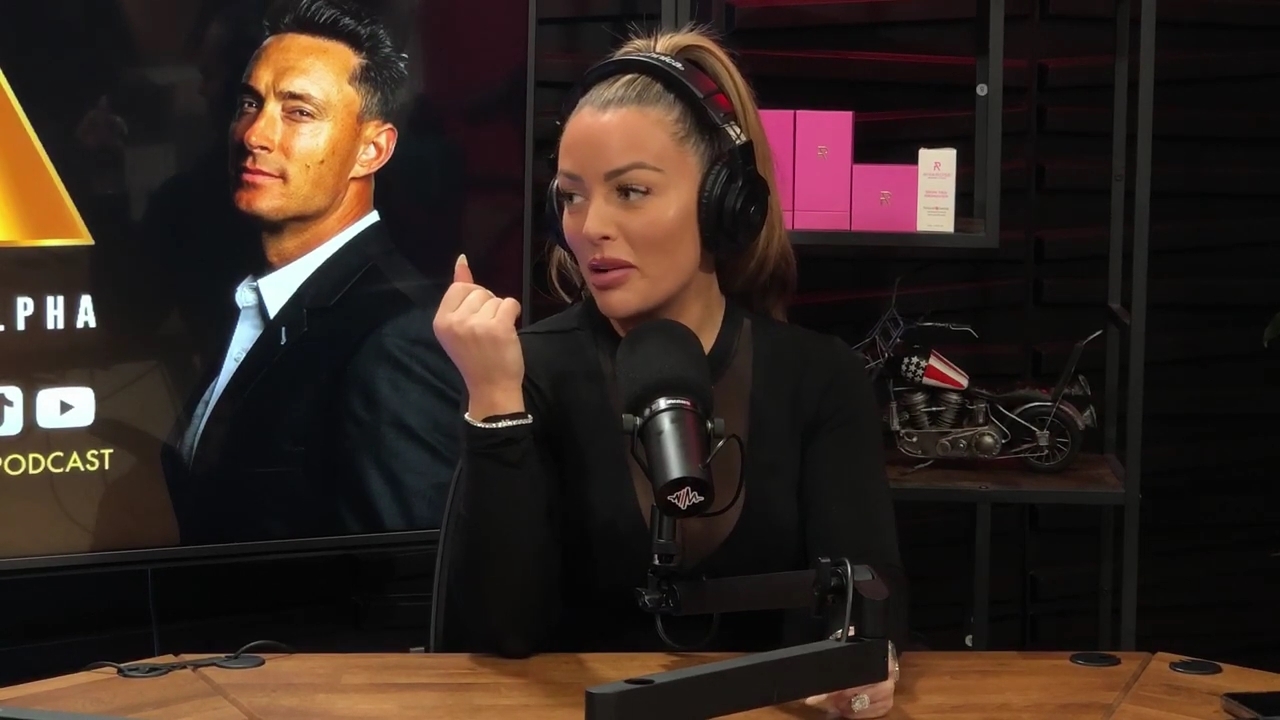 x2mate_com-Ep_14_-_Power_Alphas_Podcast__Super_Bowl2C_Taylor_Swift2C_Travis_Kelce___Mandy_Rose__mp44115.jpg