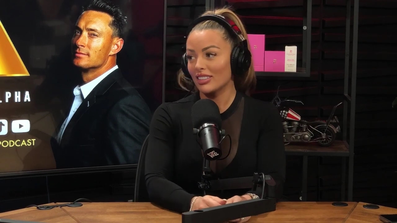 x2mate_com-Ep_14_-_Power_Alphas_Podcast__Super_Bowl2C_Taylor_Swift2C_Travis_Kelce___Mandy_Rose__mp44123.jpg