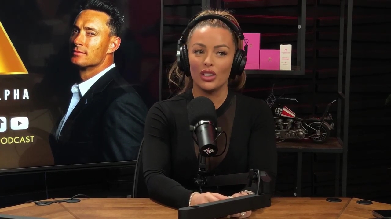 x2mate_com-Ep_14_-_Power_Alphas_Podcast__Super_Bowl2C_Taylor_Swift2C_Travis_Kelce___Mandy_Rose__mp44132.jpg