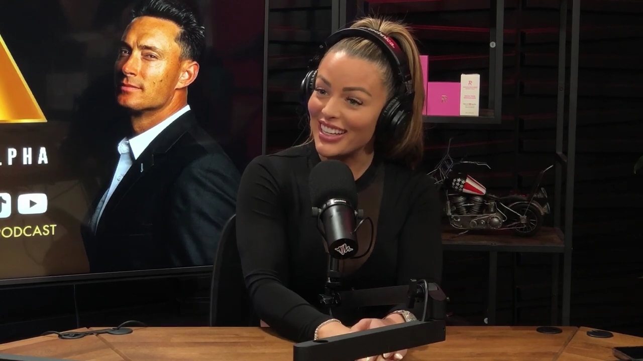 x2mate_com-Ep_14_-_Power_Alphas_Podcast__Super_Bowl2C_Taylor_Swift2C_Travis_Kelce___Mandy_Rose__mp44143.jpg