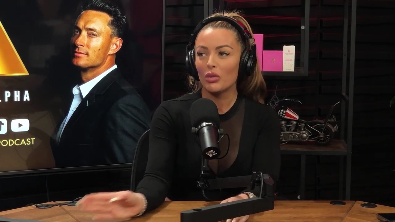 x2mate_com-Ep_14_-_Power_Alphas_Podcast__Super_Bowl2C_Taylor_Swift2C_Travis_Kelce___Mandy_Rose__mp44145.jpg