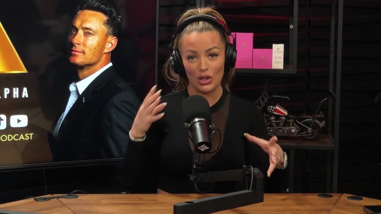 x2mate_com-Ep_14_-_Power_Alphas_Podcast__Super_Bowl2C_Taylor_Swift2C_Travis_Kelce___Mandy_Rose__mp44160.jpg