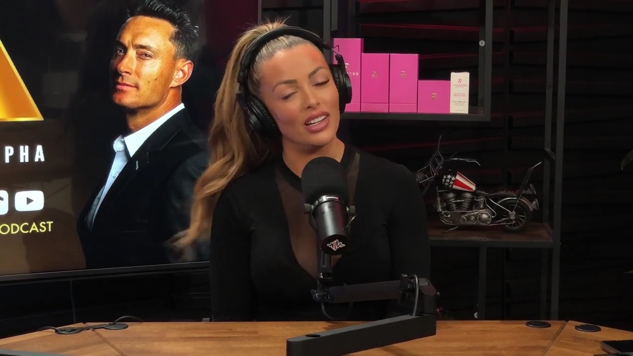 x2mate_com-Ep_14_-_Power_Alphas_Podcast__Super_Bowl2C_Taylor_Swift2C_Travis_Kelce___Mandy_Rose__mp44215.jpg