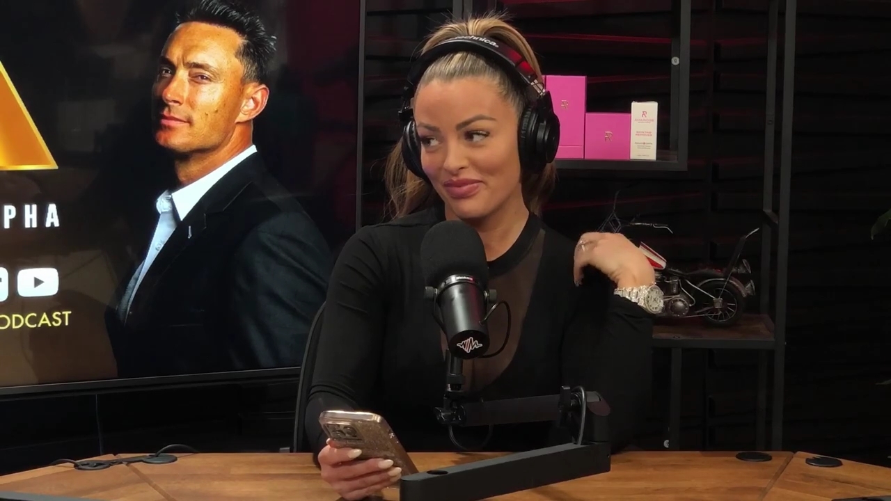 x2mate_com-Ep_14_-_Power_Alphas_Podcast__Super_Bowl2C_Taylor_Swift2C_Travis_Kelce___Mandy_Rose__mp44283.jpg