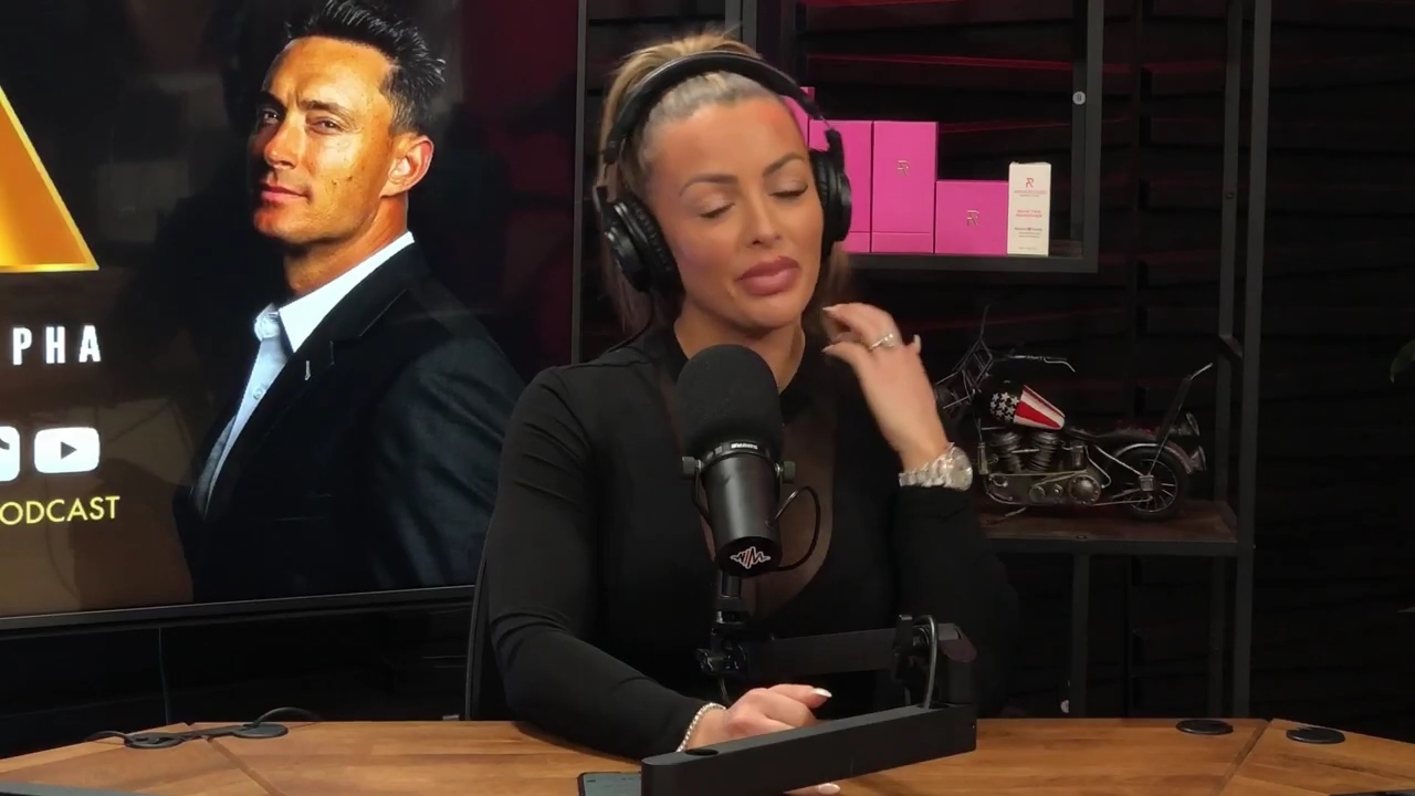 x2mate_com-Ep_14_-_Power_Alphas_Podcast__Super_Bowl2C_Taylor_Swift2C_Travis_Kelce___Mandy_Rose__mp44382.jpg