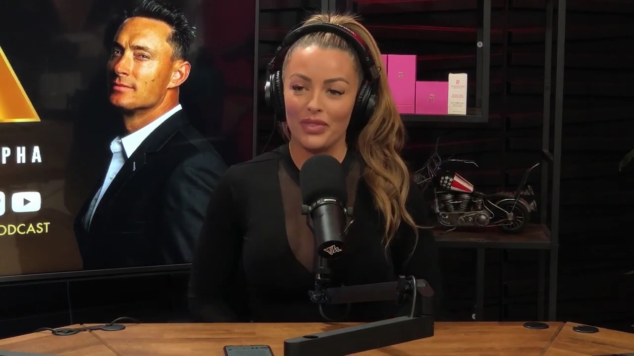 x2mate_com-Ep_14_-_Power_Alphas_Podcast__Super_Bowl2C_Taylor_Swift2C_Travis_Kelce___Mandy_Rose__mp44441.jpg