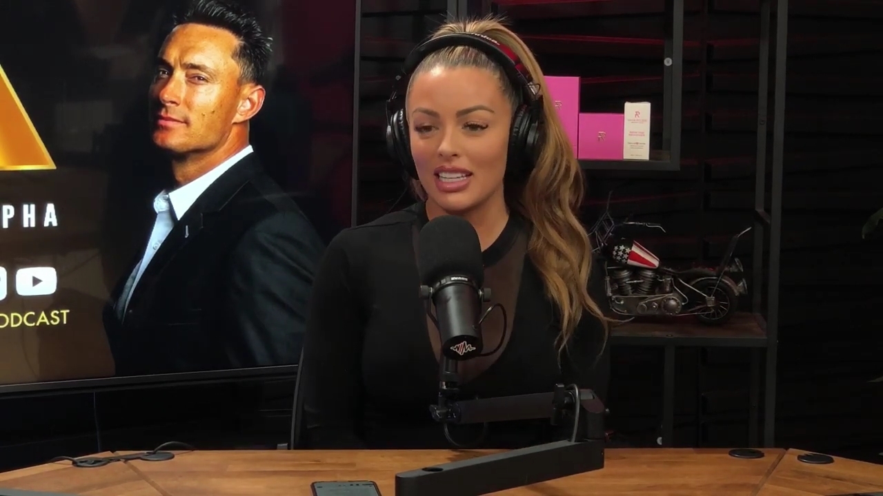 x2mate_com-Ep_14_-_Power_Alphas_Podcast__Super_Bowl2C_Taylor_Swift2C_Travis_Kelce___Mandy_Rose__mp44442.jpg