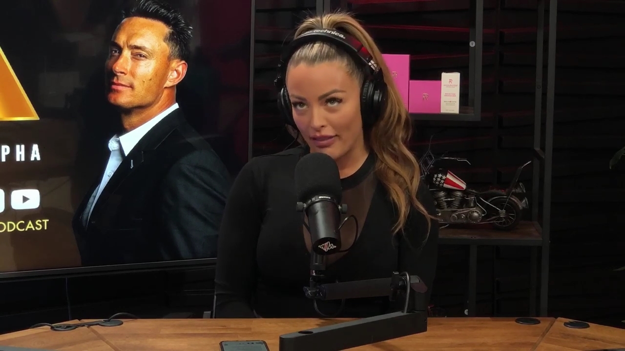 x2mate_com-Ep_14_-_Power_Alphas_Podcast__Super_Bowl2C_Taylor_Swift2C_Travis_Kelce___Mandy_Rose__mp44448.jpg