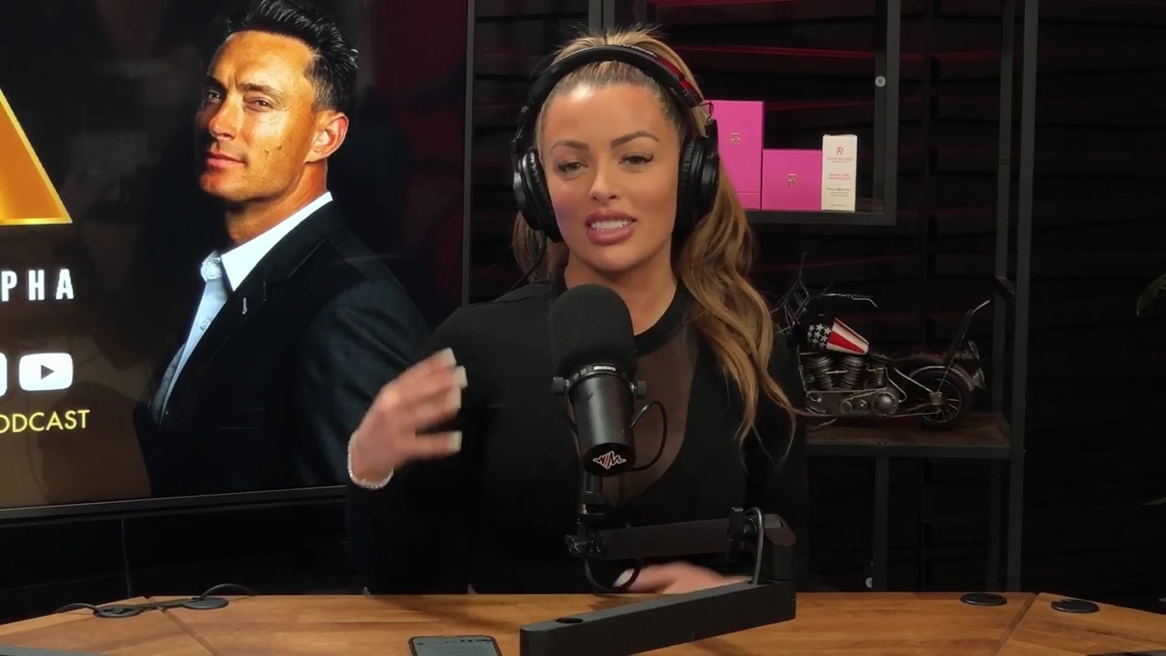 x2mate_com-Ep_14_-_Power_Alphas_Podcast__Super_Bowl2C_Taylor_Swift2C_Travis_Kelce___Mandy_Rose__mp44459.jpg