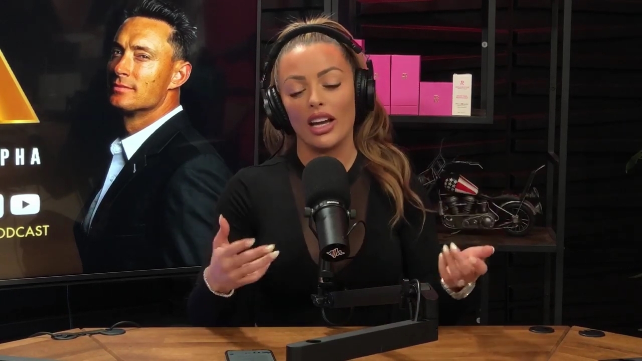 x2mate_com-Ep_14_-_Power_Alphas_Podcast__Super_Bowl2C_Taylor_Swift2C_Travis_Kelce___Mandy_Rose__mp44460.jpg
