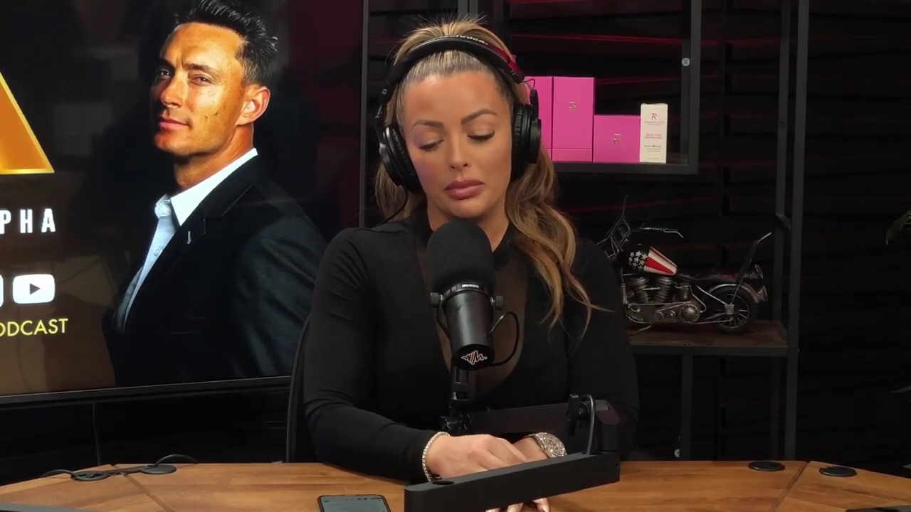 x2mate_com-Ep_14_-_Power_Alphas_Podcast__Super_Bowl2C_Taylor_Swift2C_Travis_Kelce___Mandy_Rose__mp44481.jpg