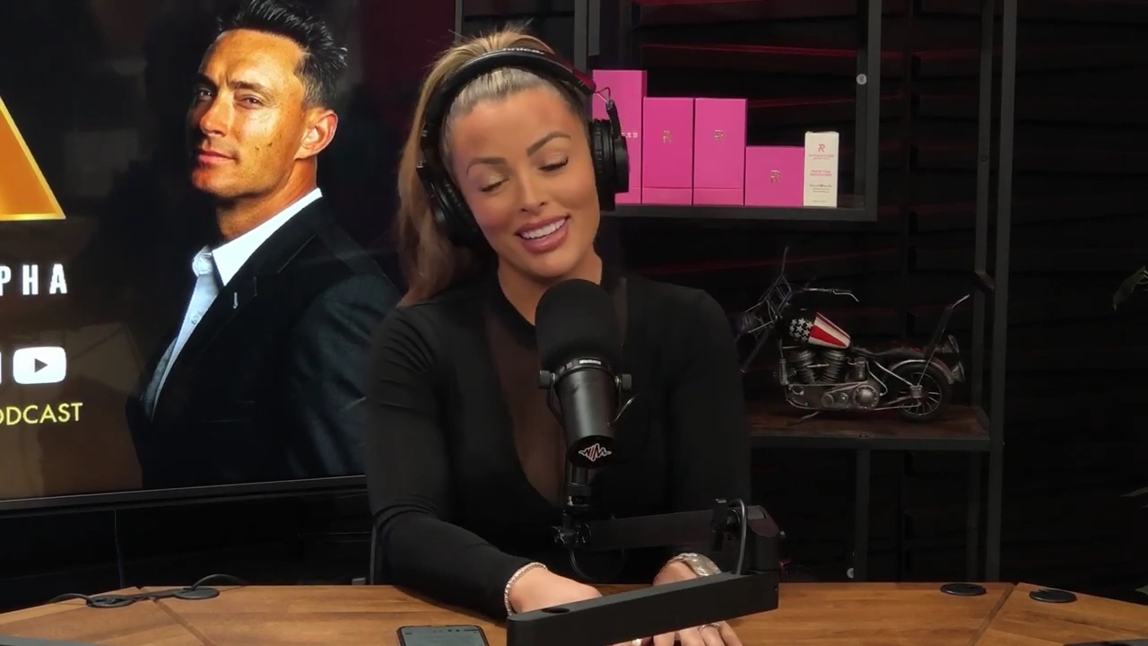 x2mate_com-Ep_14_-_Power_Alphas_Podcast__Super_Bowl2C_Taylor_Swift2C_Travis_Kelce___Mandy_Rose__mp44499.jpg