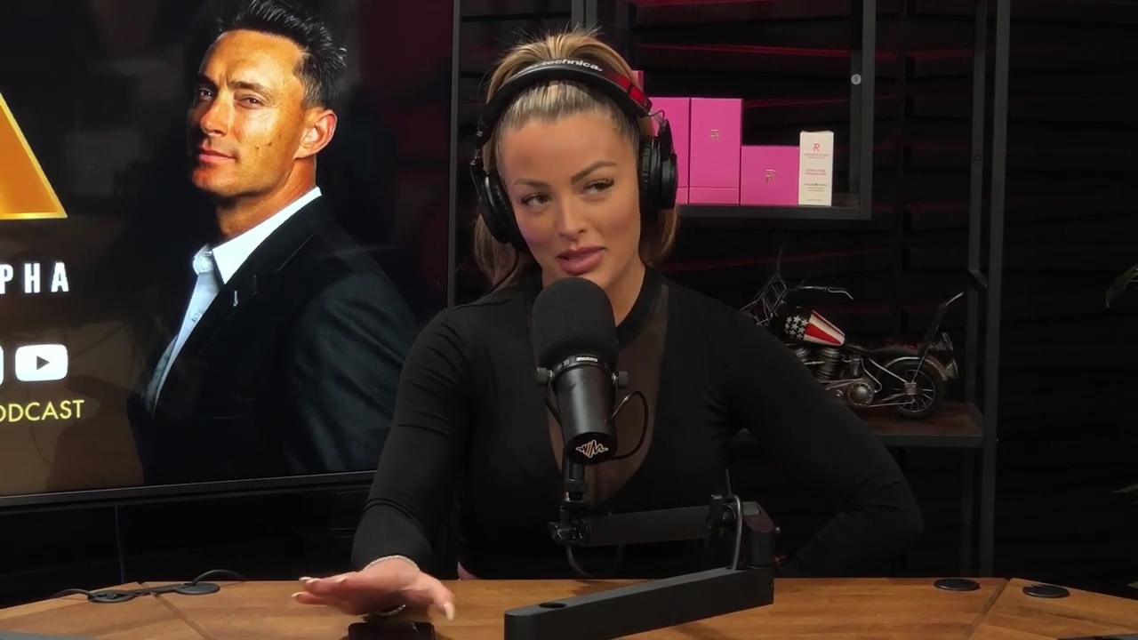 x2mate_com-Ep_14_-_Power_Alphas_Podcast__Super_Bowl2C_Taylor_Swift2C_Travis_Kelce___Mandy_Rose__mp44600.jpg