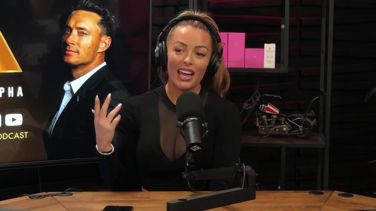 x2mate_com-Ep_14_-_Power_Alphas_Podcast__Super_Bowl2C_Taylor_Swift2C_Travis_Kelce___Mandy_Rose__mp44614.jpg