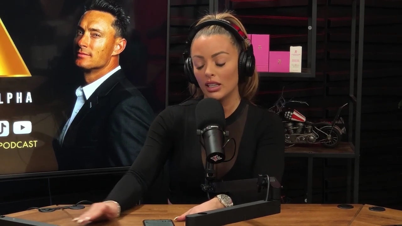 x2mate_com-Ep_14_-_Power_Alphas_Podcast__Super_Bowl2C_Taylor_Swift2C_Travis_Kelce___Mandy_Rose__mp44732.jpg