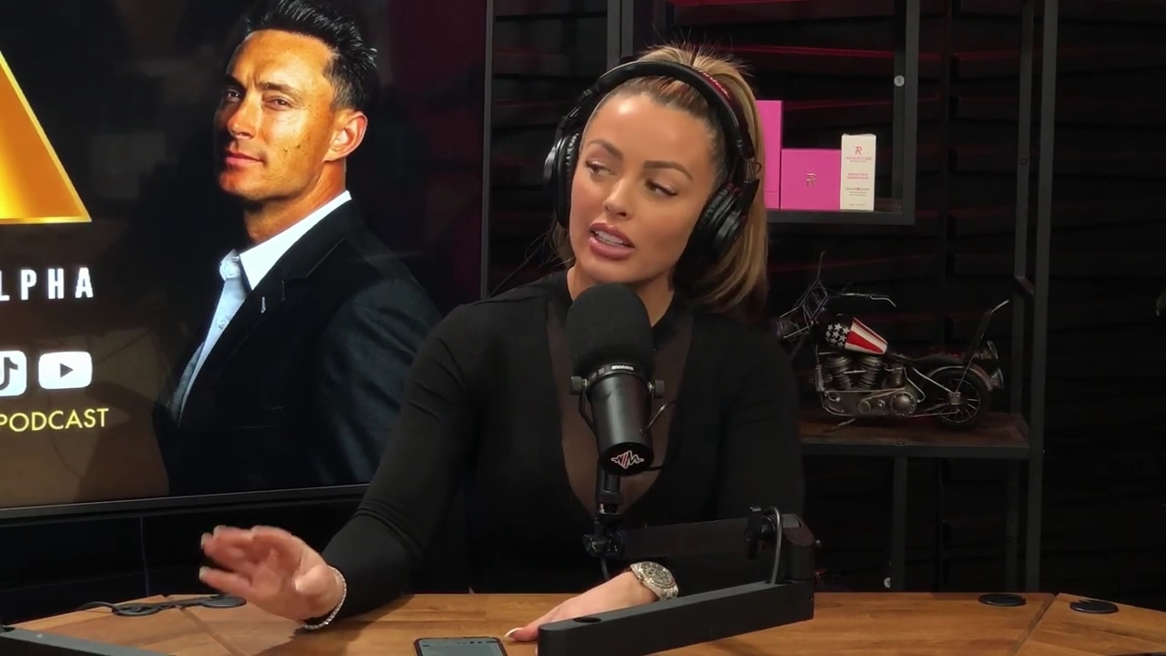 x2mate_com-Ep_14_-_Power_Alphas_Podcast__Super_Bowl2C_Taylor_Swift2C_Travis_Kelce___Mandy_Rose__mp44738.jpg
