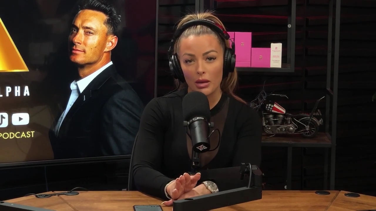 x2mate_com-Ep_14_-_Power_Alphas_Podcast__Super_Bowl2C_Taylor_Swift2C_Travis_Kelce___Mandy_Rose__mp44772.jpg