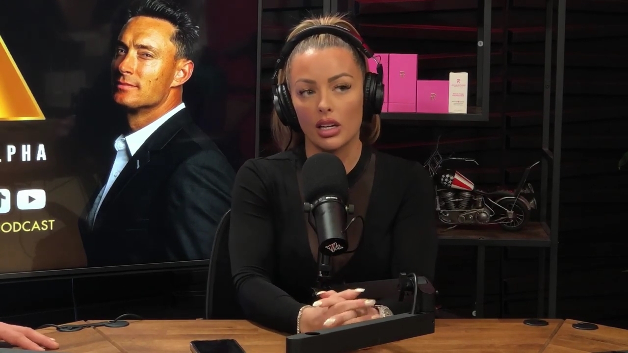 x2mate_com-Ep_14_-_Power_Alphas_Podcast__Super_Bowl2C_Taylor_Swift2C_Travis_Kelce___Mandy_Rose__mp45077.jpg